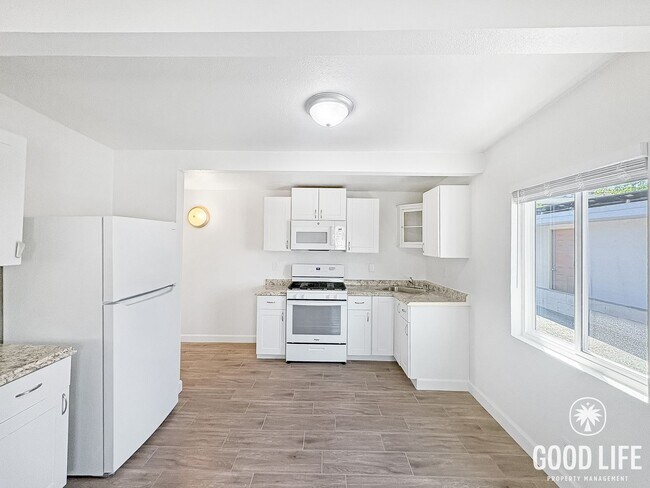 Building Photo - N Citrus Ave