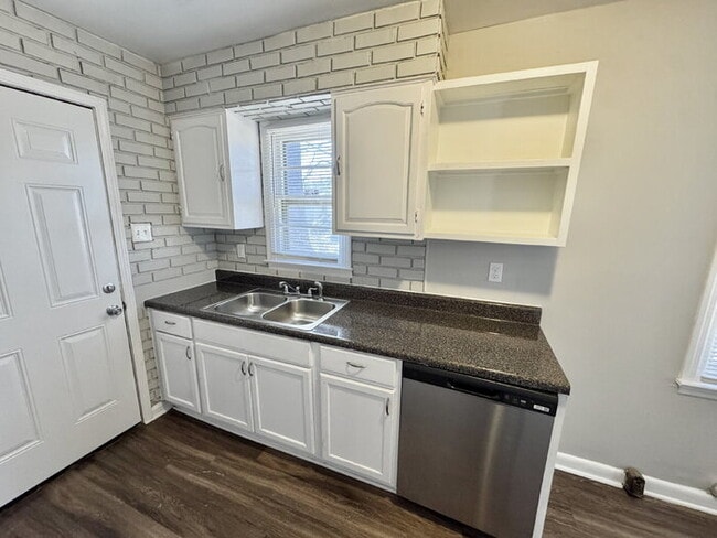 Building Photo - 2195 Cassie Ave