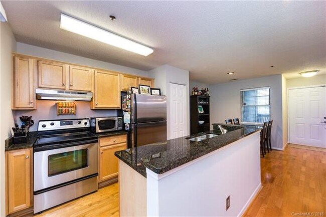 Building Photo - 525 Olmsted Park Plz