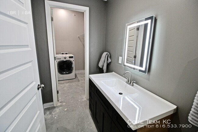 Building Photo - 1 Bedroom Artist Lofts