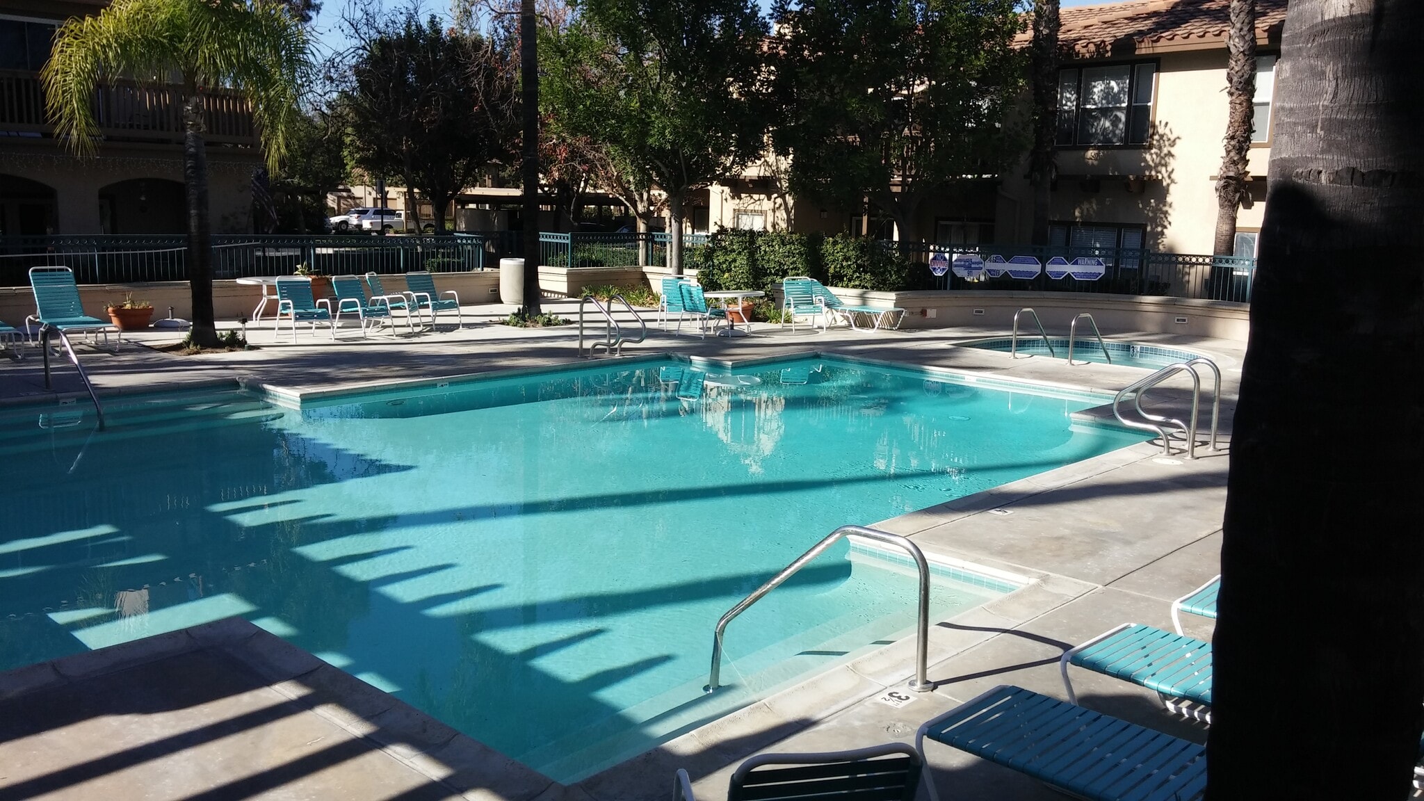 Building Photo - 10 Abrigo