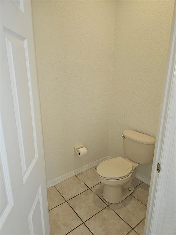 Building Photo - 350 Lake Amberleigh Dr