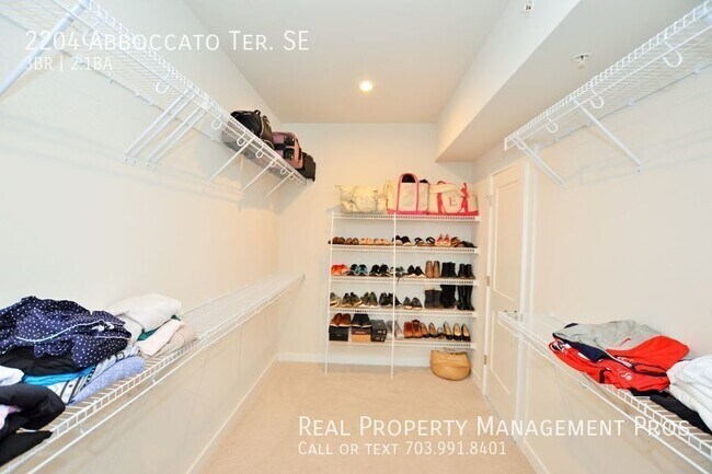 Building Photo - 2204 Abboccato Terrace SE