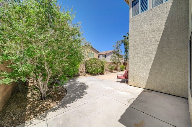 Building Photo - STUNNING 4 Bedroom, 2 Story Home featuring...