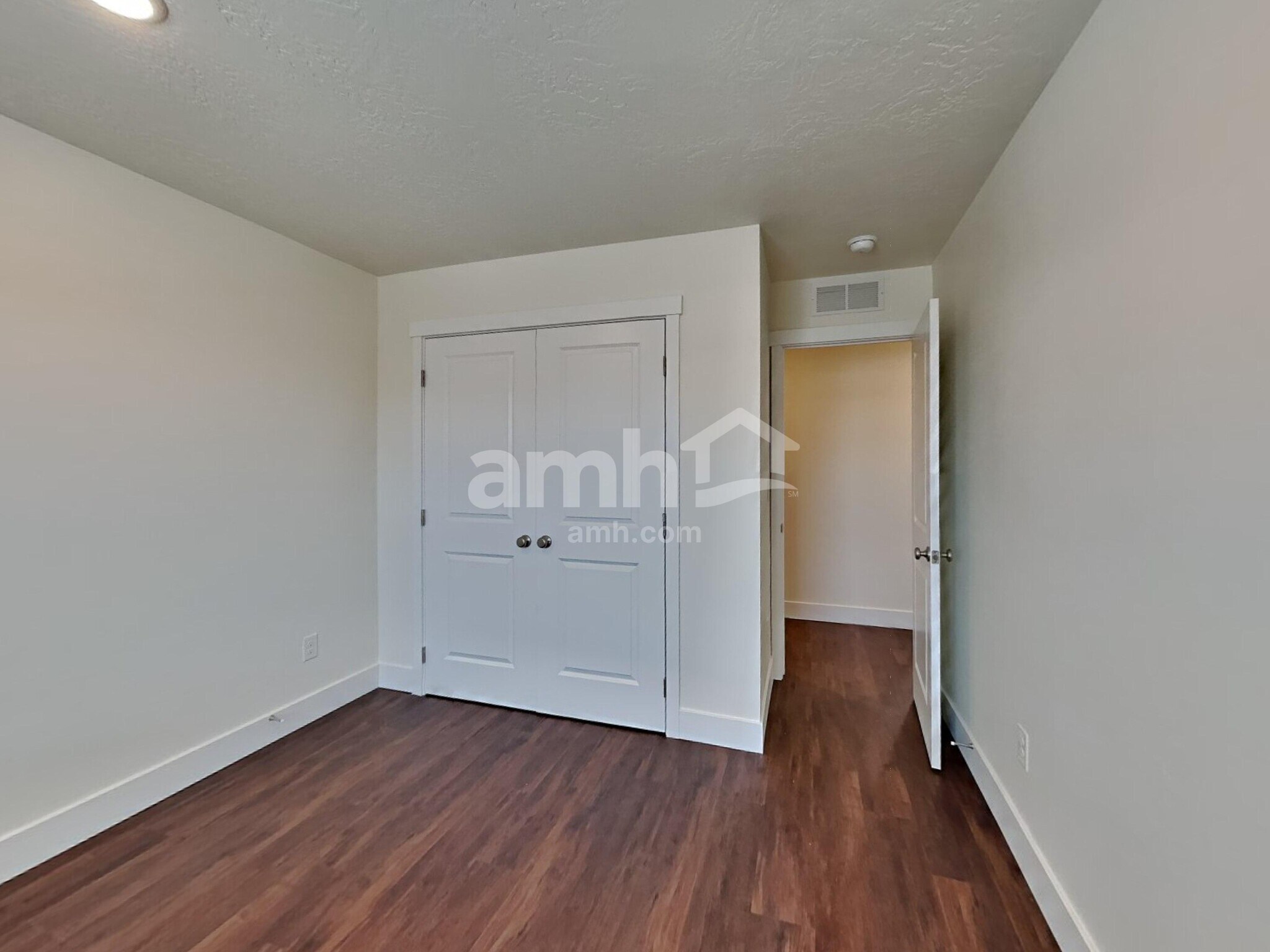 Building Photo - 3087 N Vigo Ave