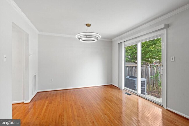 Building Photo - 9932 Longford Ct