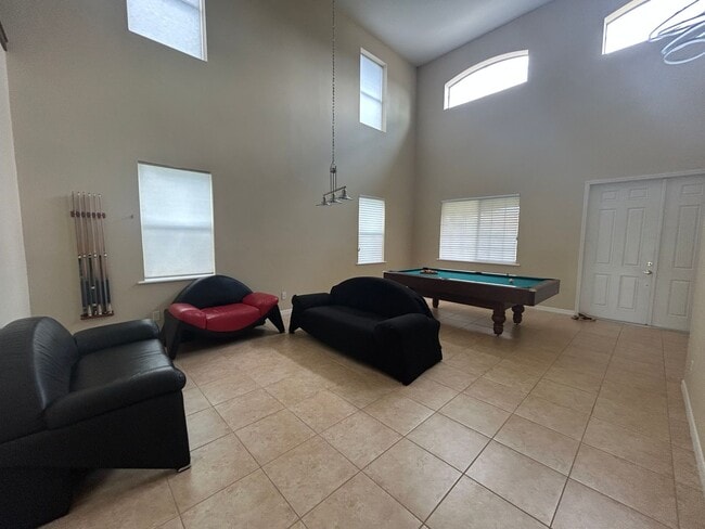 Building Photo - 2475 Ashbury Cir