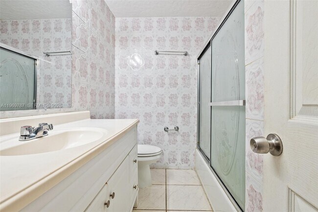 Building Photo - 833 NW 82nd Ave