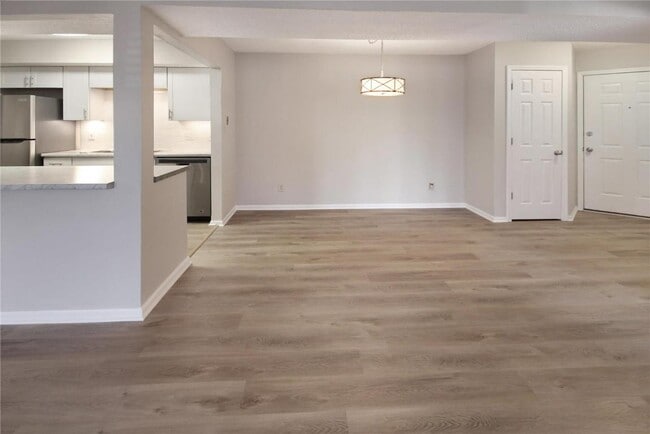 Building Photo - 423 Shirley Ridge Dr