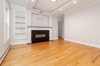 Building Photo - 757 Broadway
