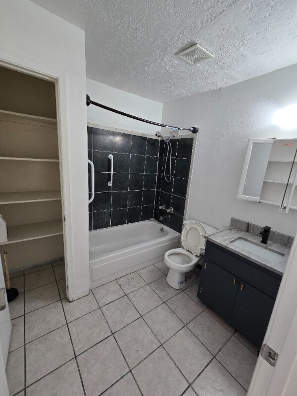 Building Photo - 142 Rhode Island St SE