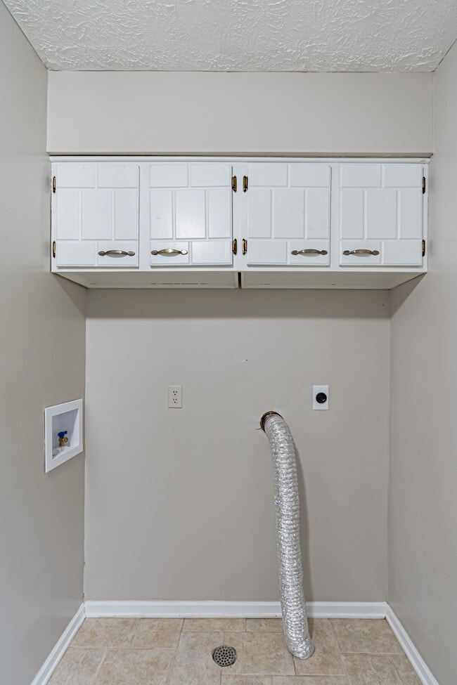 Building Photo - 13103 Lillian St