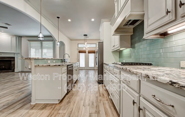 Building Photo - 300 SW 171st St