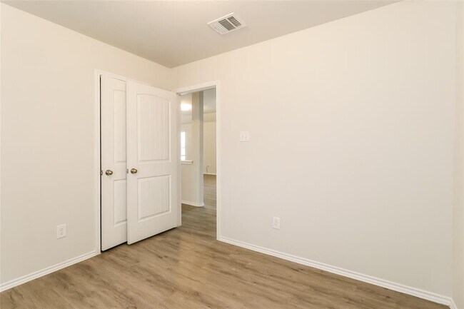 Building Photo - 2720 Atlas Dr