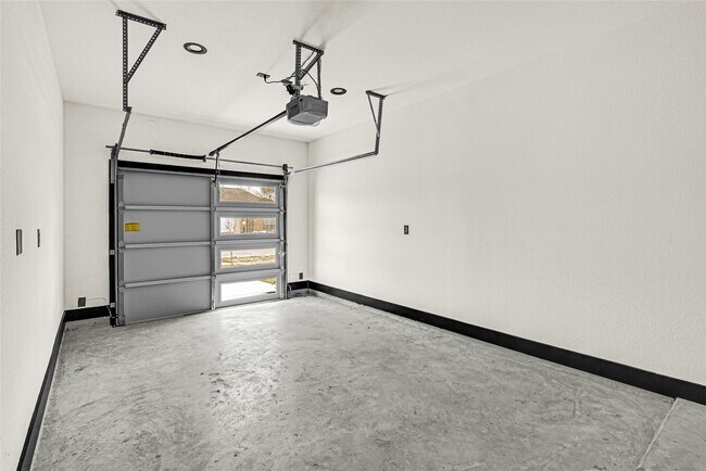 Building Photo - 13106 Donegal Way