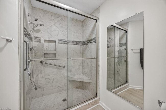 Building Photo - 2221 Delaney Dr