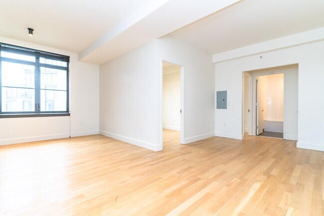 Building Photo - 487 Keap St