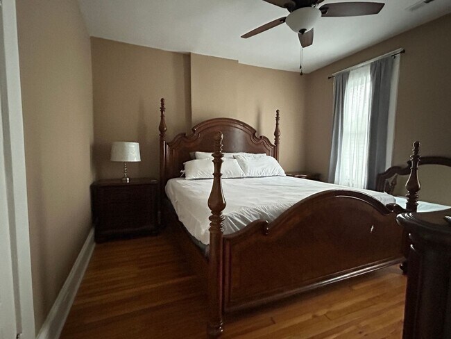 Building Photo - Furnished Short term fully renovated