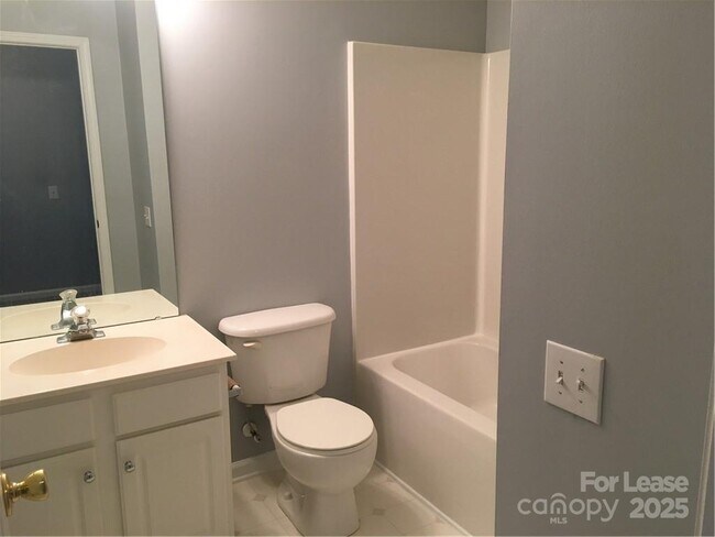 Building Photo - 8807 Ormeau Dr