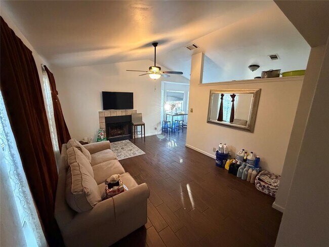 Building Photo - 9620 Sugar Hill Dr