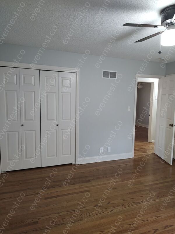 Building Photo - 916 Dorton Ln