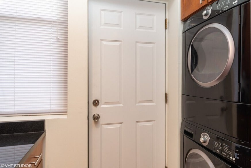 Building Photo - 5340 N Winthrop Ave