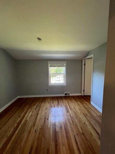 Building Photo - 4012 Fairway Rd