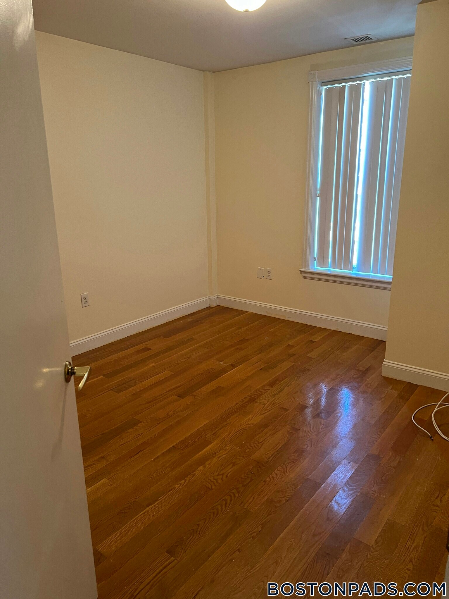 Building Photo - 90 Westland Ave