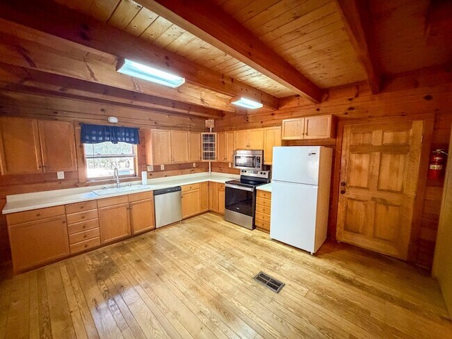 Building Photo - 111 Rocky Creek Dr