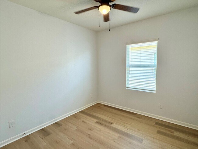 Building Photo - 10141 Pappas Dr