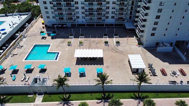 Building Photo - 5701 Collins Ave