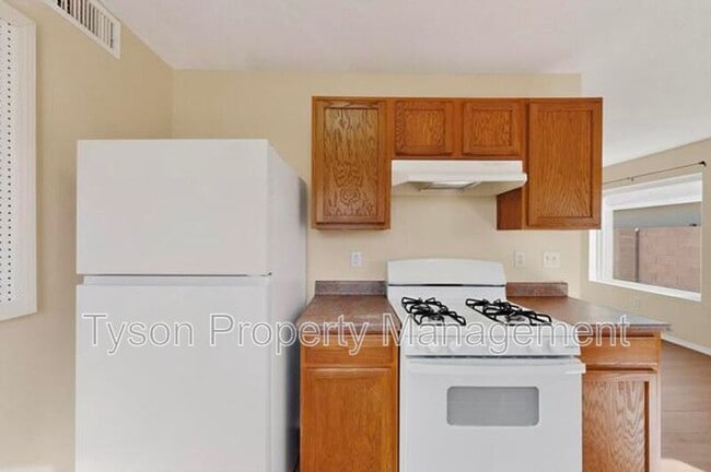 Building Photo - 1305 Amole Vista St SW