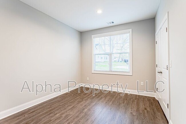 Building Photo - 12 Magnolia Dr