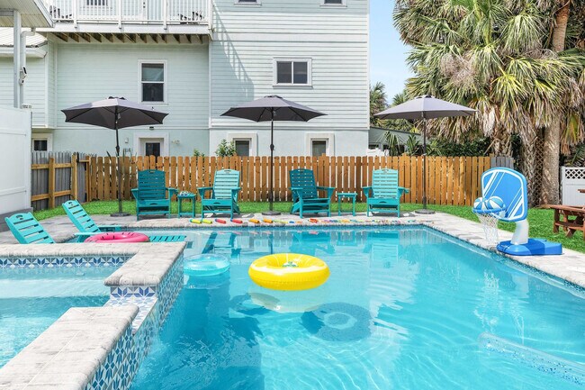 Building Photo - 108 Zamora St