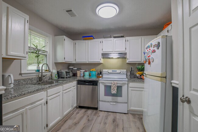 Building Photo - 356 Meadow Trace Dr