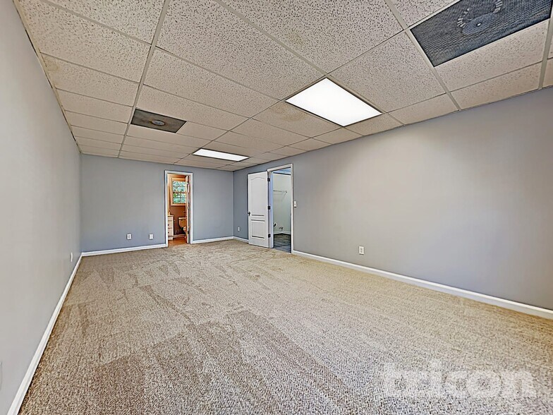 Building Photo - 11 Anna Way