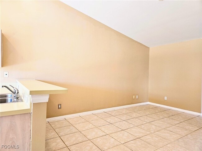 Building Photo - 126 Ivan Ave S