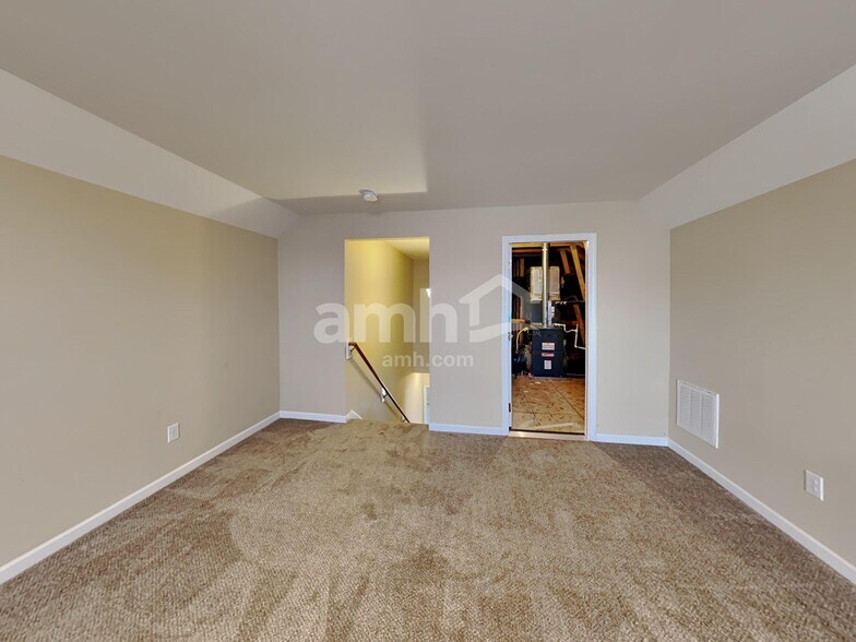 Building Photo - 207 S Dunnwood Ln