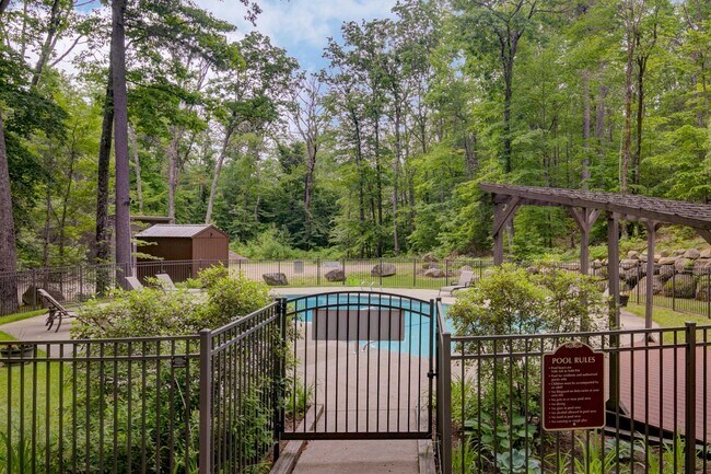 Building Photo - 73 Kearsarge Woods Ln