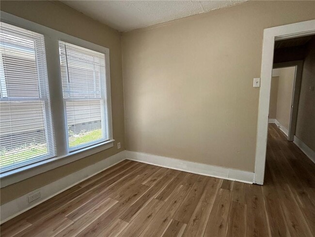Building Photo - 134 N Carlen St