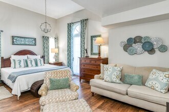 Building Photo - Romantic Getaway 5317