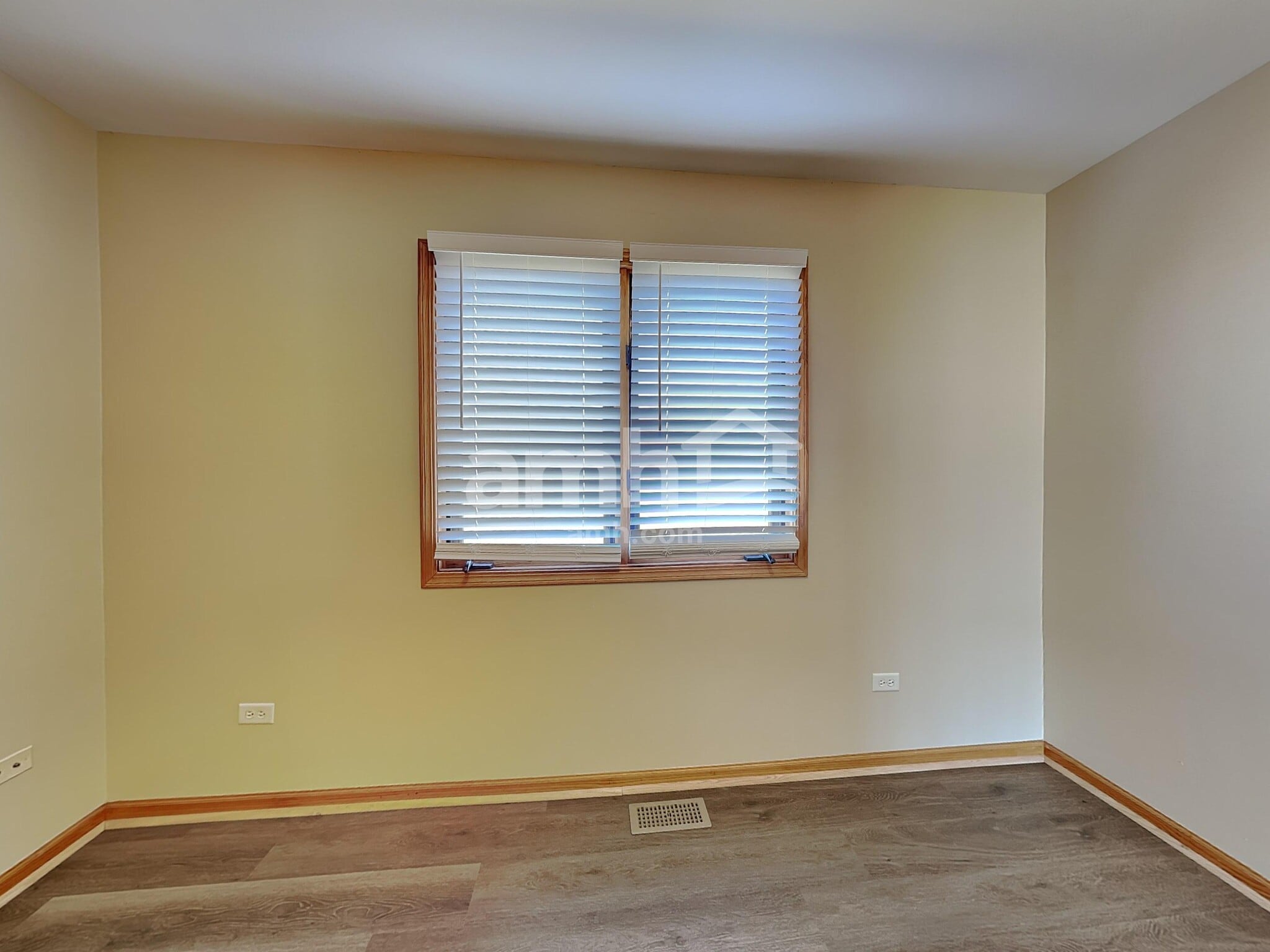 Building Photo - 24433 Independence Blvd