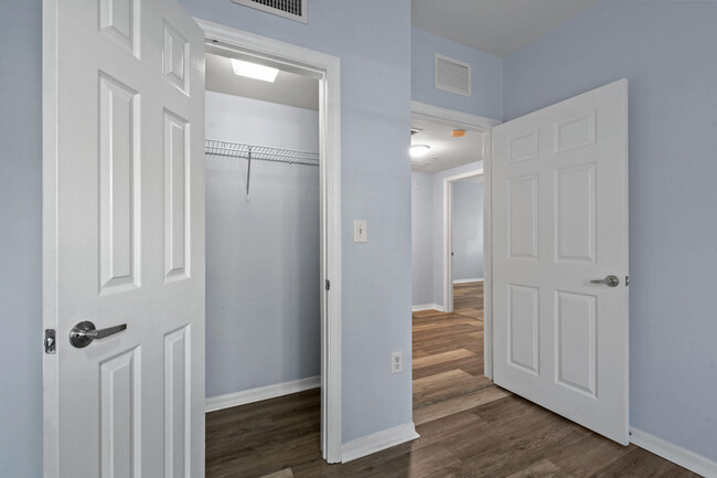 Building Photo - 6565 Emerald Dunes Dr