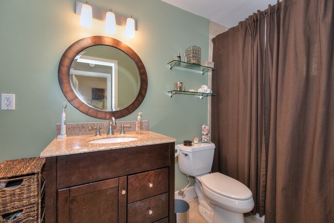 Building Photo - 2325 Kansas Ave