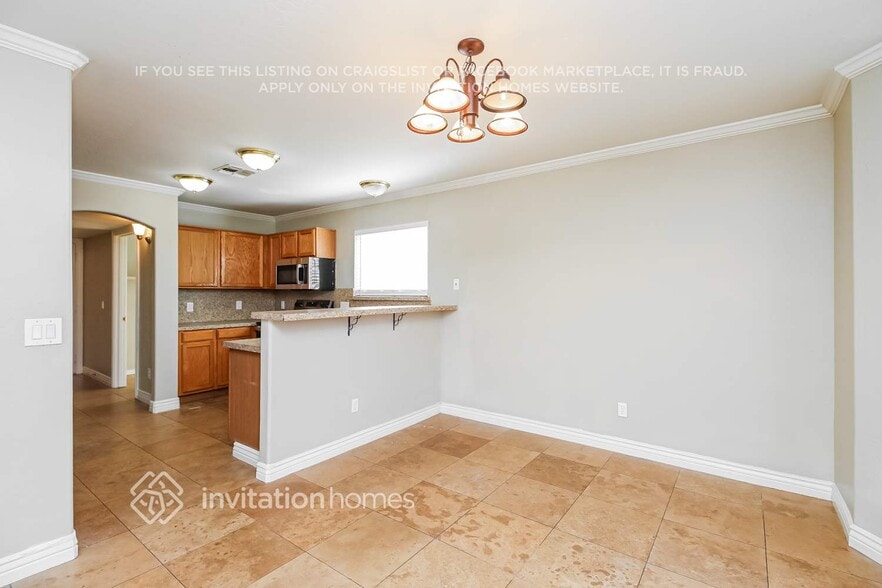 Building Photo - 3719 E Inverness Ave