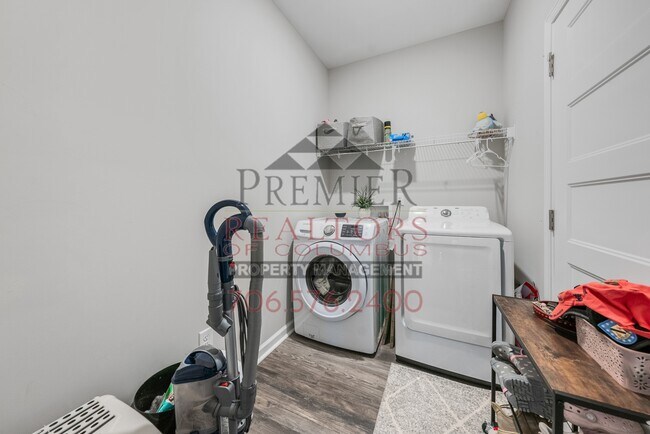 Building Photo - 13 Pebblebrook Ln
