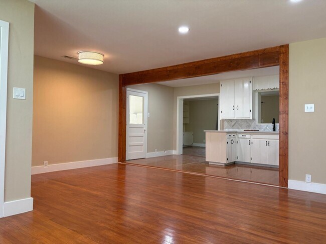 Building Photo - 1411 Ansbury Dr