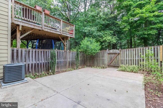 Building Photo - 4796 Gainsborough Dr