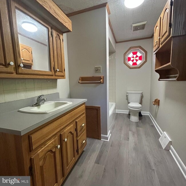 Building Photo - 379 Dehaven St