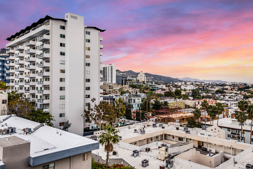 Building Photo - 1100 Alta Loma Rd